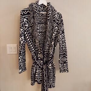 Foxcroft Belted Cardigan Size Large Black White Fringe Pockets Long Sleeve Layer